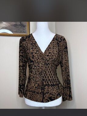 Chaps Black and Gold Patterned V-Neck Long Sleeve Top